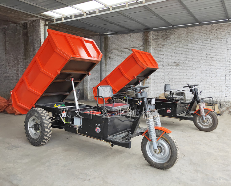 礦用電動翻斗車出口持續(xù)進行中 礦用電動翻斗車出口持續(xù)進行中